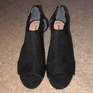 Black peep toe heels